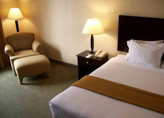 Holiday Inn Express & Suites ATHENS by IHG 1