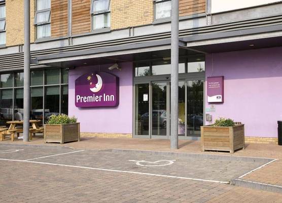 Premier Inn Watford - Croxley Green 1