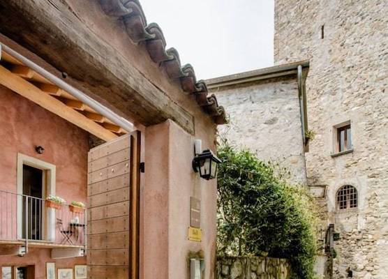 Alla Torre del Barbarossa B&B FORESTERIA 1
