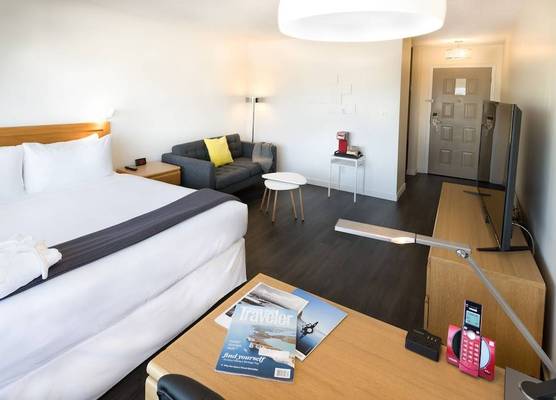 Cassandra Hotel 1