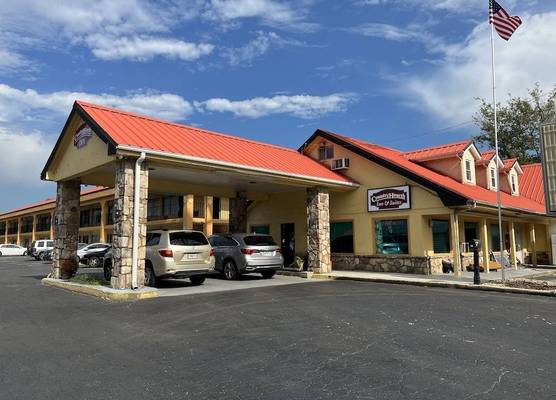Country Hearth Inn & Suites Cartersville 1