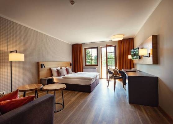 Waldhotel Kreuztanne 1