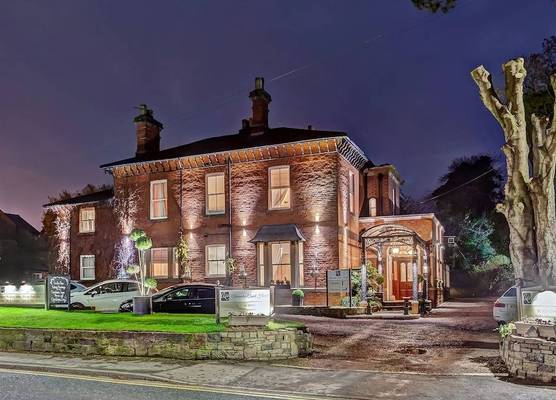 Alexandra Court Hotel 1