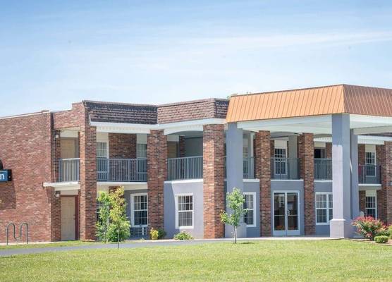 Days Inn by Wyndham Cave City 1