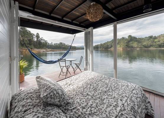 Hotel Pietrasanta Cabañas frente a la Represa Peñol Guatape 1