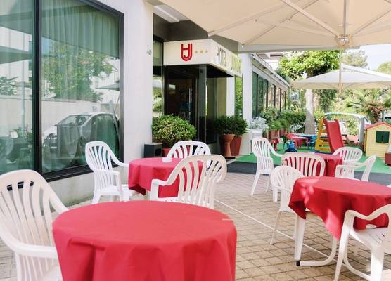 Hotel Junior by OasiGroup Hotels 1