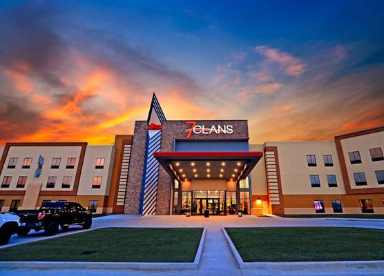 7Clans Hotel & Resort 1