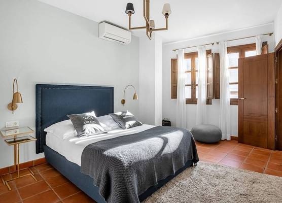 Limehome Granada Calle Sta. Ana 1