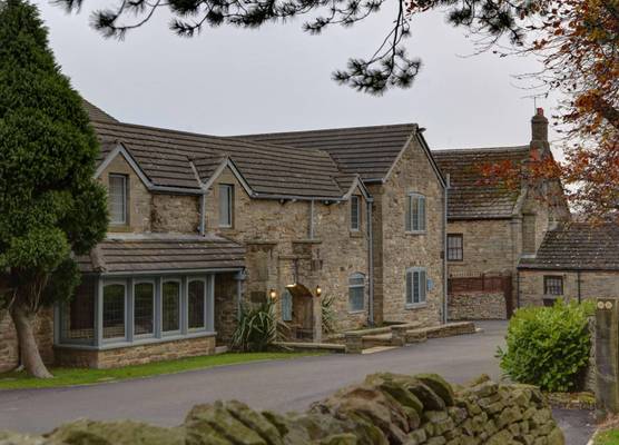 Derwent Manor Boutique Hotel 1