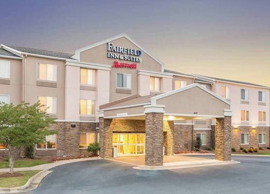 Fairfield Inn & Suites by Marriott Columbus 1