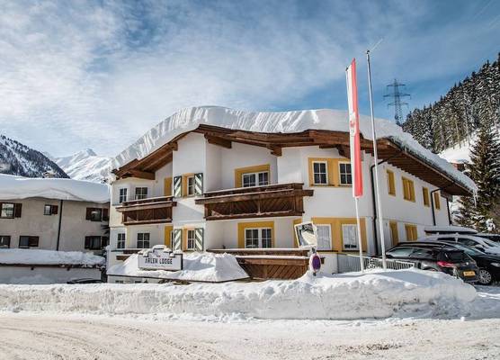 Arlen Lodge Hotel-Garni 1