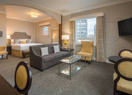 The Mark Spencer Hotel 1