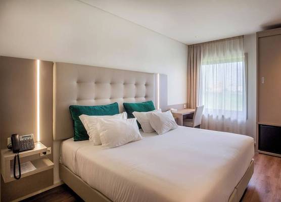 Oporto Airport & Business Hotel 1
