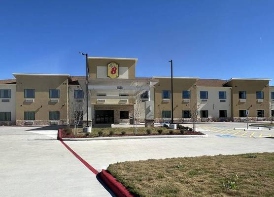 Super 8 by Wyndham Baytown 1