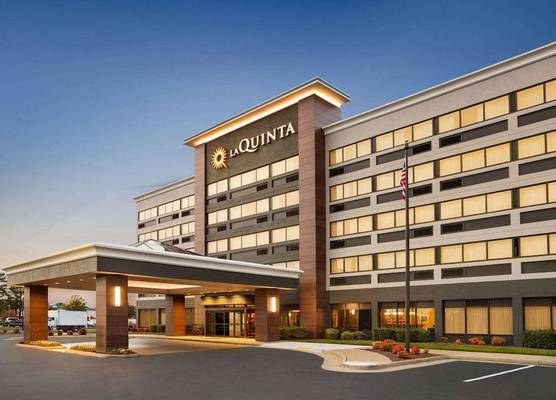 La Quinta Inn & Suites by Wyndham Richmond-Midlothian 1