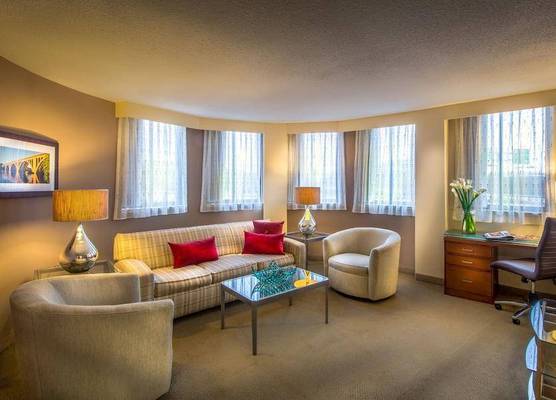Georgetown Suites Harbour 1