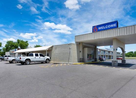Motel 6-Van Buren, AR I- 40 1
