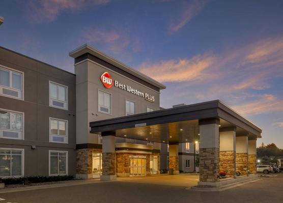 Best Western Plus Isanti 1