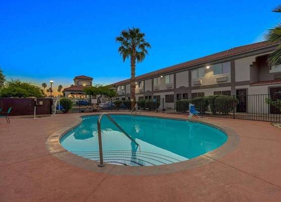 Americas Best Value Inn Apache Junction 1
