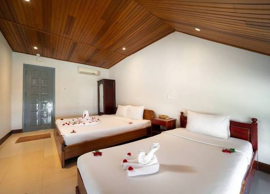 Bed Station Hostel & Pool Bar Hội An " Former Sunflower" 1