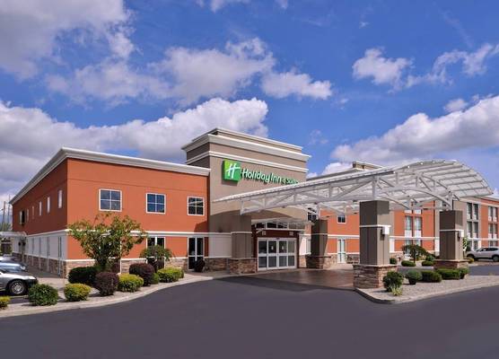 Holiday Inn & Suites ROCHESTER - MARKETPLACE by IHG 1