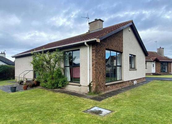 2-Bed Cottage Sleeps 5 - Pets Ok - Free Parking 1