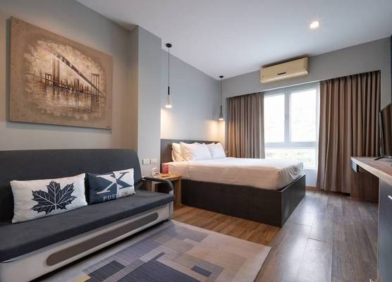 iCheck inn Gems Center Silom 1