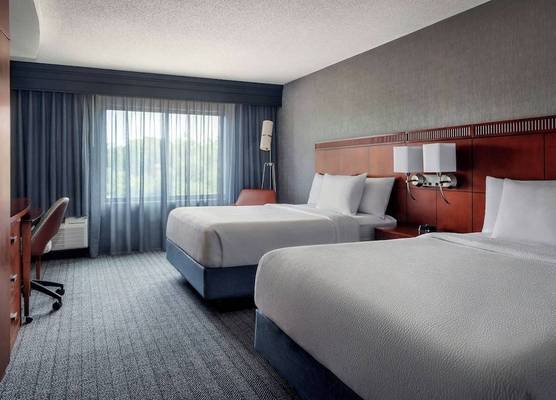 Courtyard by Marriott Paramus 1