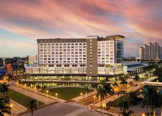 Luminary Hotel & Co., Autograph Collection 1