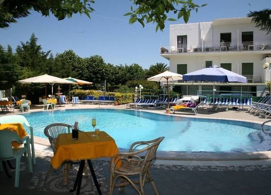Hotel Carmencita 1