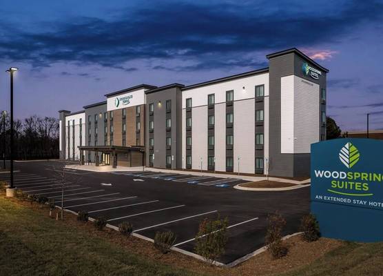 WoodSpring Suites Charlotte Northlake 1
