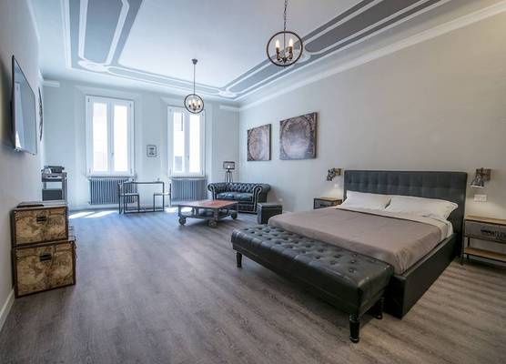 Steam House Room & Breakfast 1