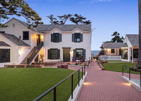 Carmel Beach Hotel 1