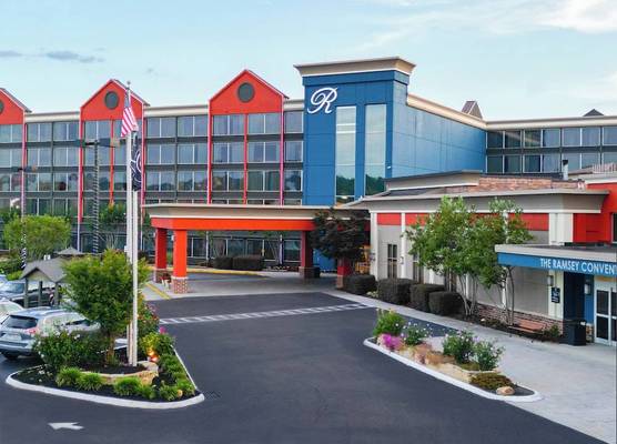 The Ramsey Hotel and Convention Center Pigeon Forge 1