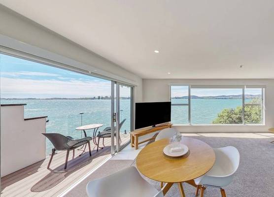 Harbour View Motel and Waterfront Apartments 1