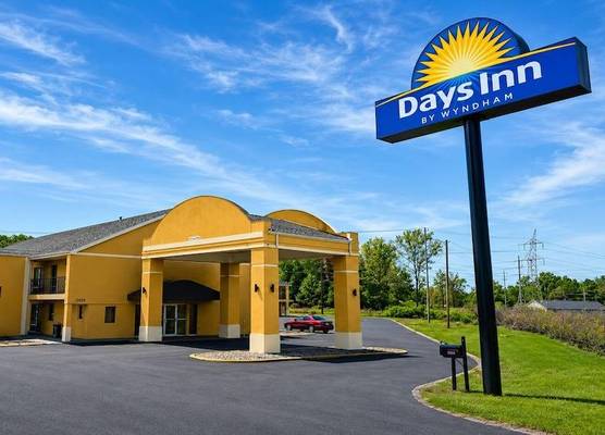 Days Inn by Wyndham Scottsboro AL 1