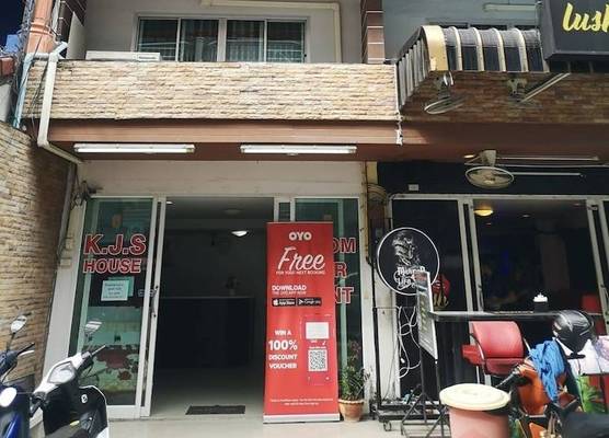 OYO 75414 KJS Pattaya 1