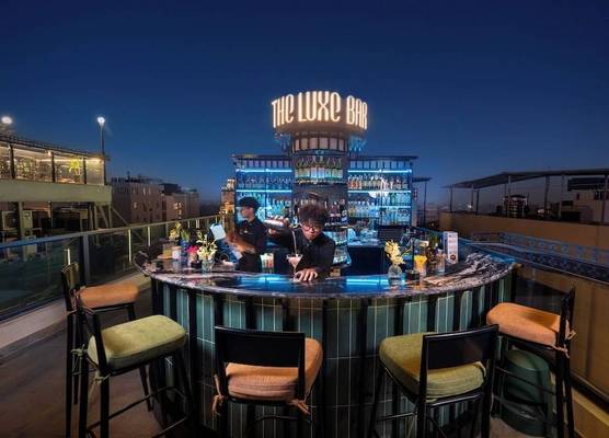 Le Premier Hotel & Rooftop Bar 1