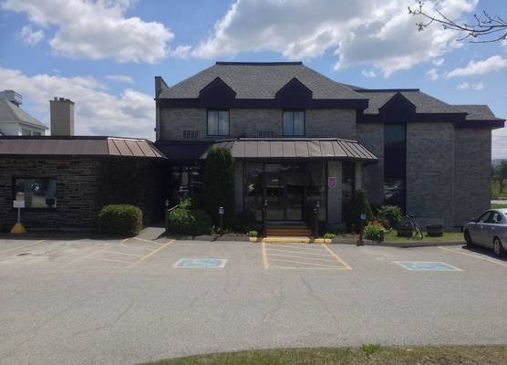 Quality Hotel & Suites 1
