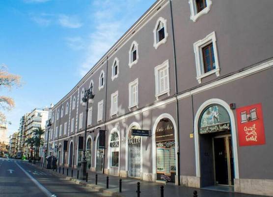 Quart Youth Hostel & Apartments 1