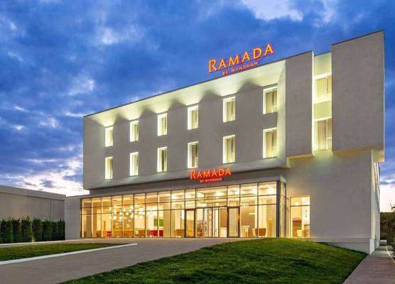 Ramada by Wyndham Targu Jiu 1
