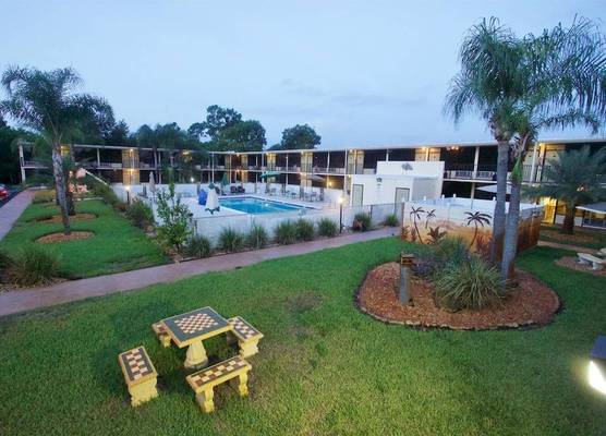 At Home Inn - Fort Pierce 1