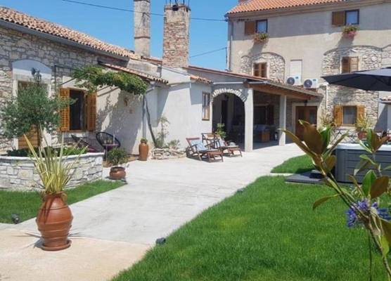 Charming Rooms & Apartments Stelio 1