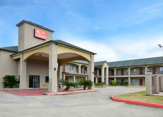 Econo Lodge Inn & Suites Port Arthur near Sabine Pass 1