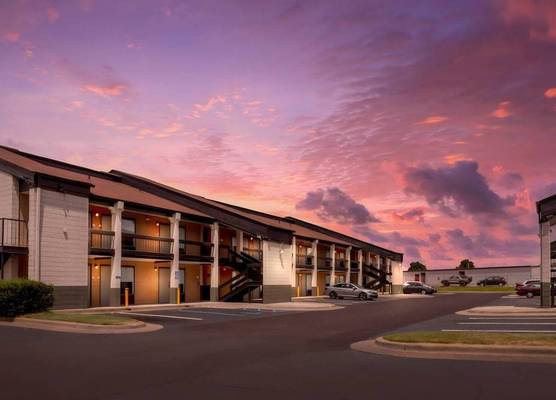 Quality Inn Madison - Huntsville 1