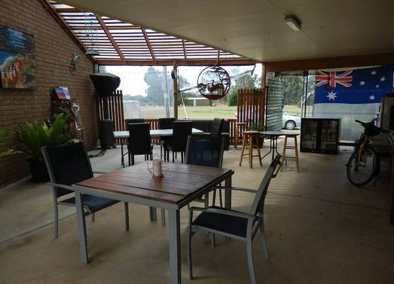 Mountain View Motor Inn & Holiday Lodges 1