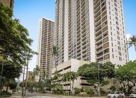 Aston at the Waikiki Banyan 1