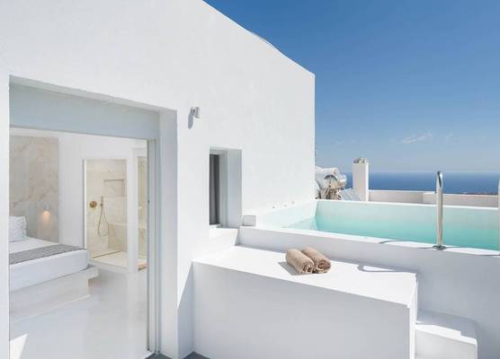 Cycladic Suites & Spa 1