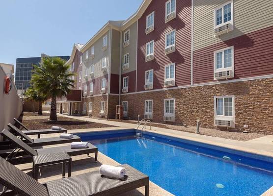 Extended Suites Tijuana Macroplaza 1