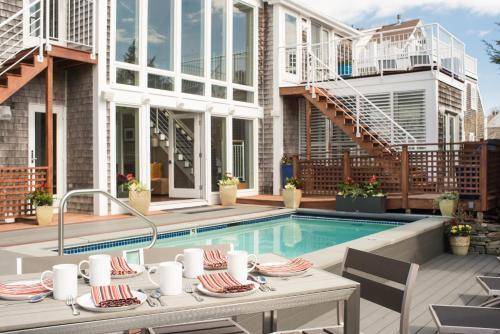8 Dyer Hotel 1